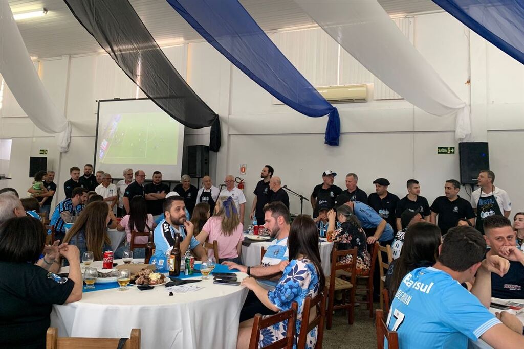 Foto: Consulado do Grêmio em Santa Maria - Evento foi realizado no Salão Paroquial da Igreja das Dores