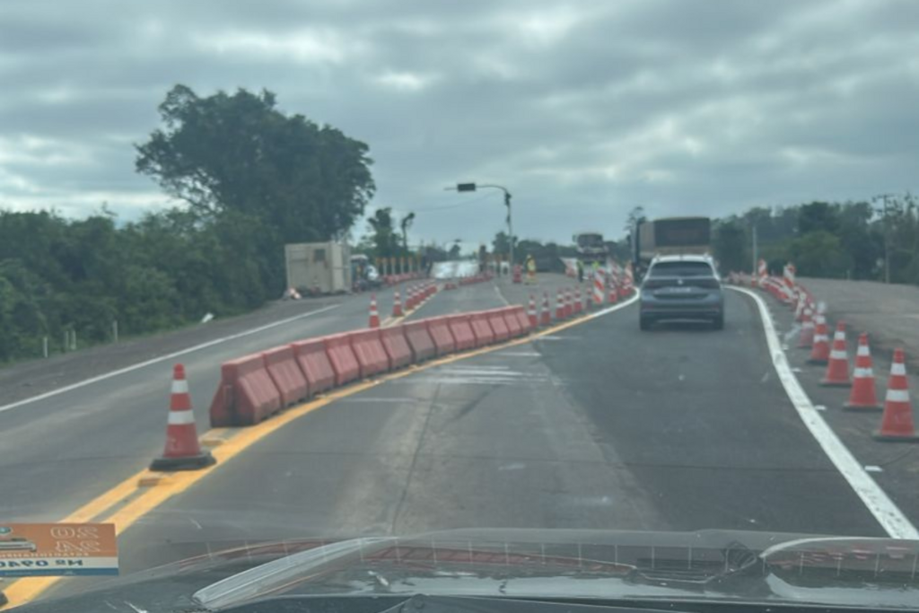 título imagem Após bloqueio para obras no asfalto, Rota volta a liberar trânsito nas duas pontes móveis da RSC-287