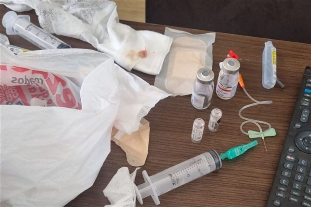 título imagem Médico é preso após envenenar esposa com medicações em sorvete