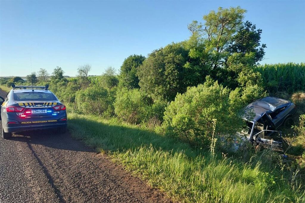 título imagem Motorista fica gravemente ferido ao sair da pista na BR-287
