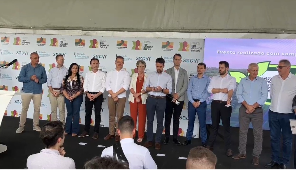 Foto Thais Immig - Solenidade com governador Eduardo Leite, prefeitos e demais autoridades foi no trevo Fritz e Frida, em Santa Cruz do Sul