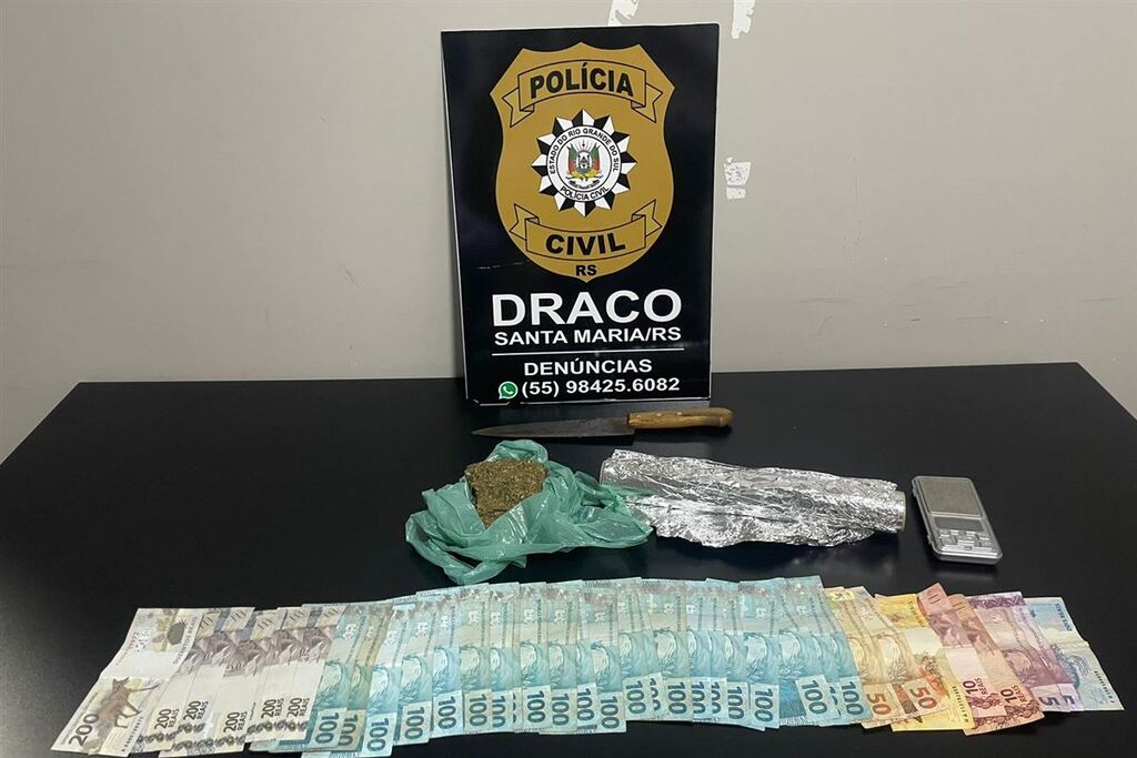 Jovem é preso por tráfico de drogas no Bairro Tancredo Neves em Santa Maria Jovem é preso por tráfico de drogas no Bairro Tancredo Neves em Santa Maria