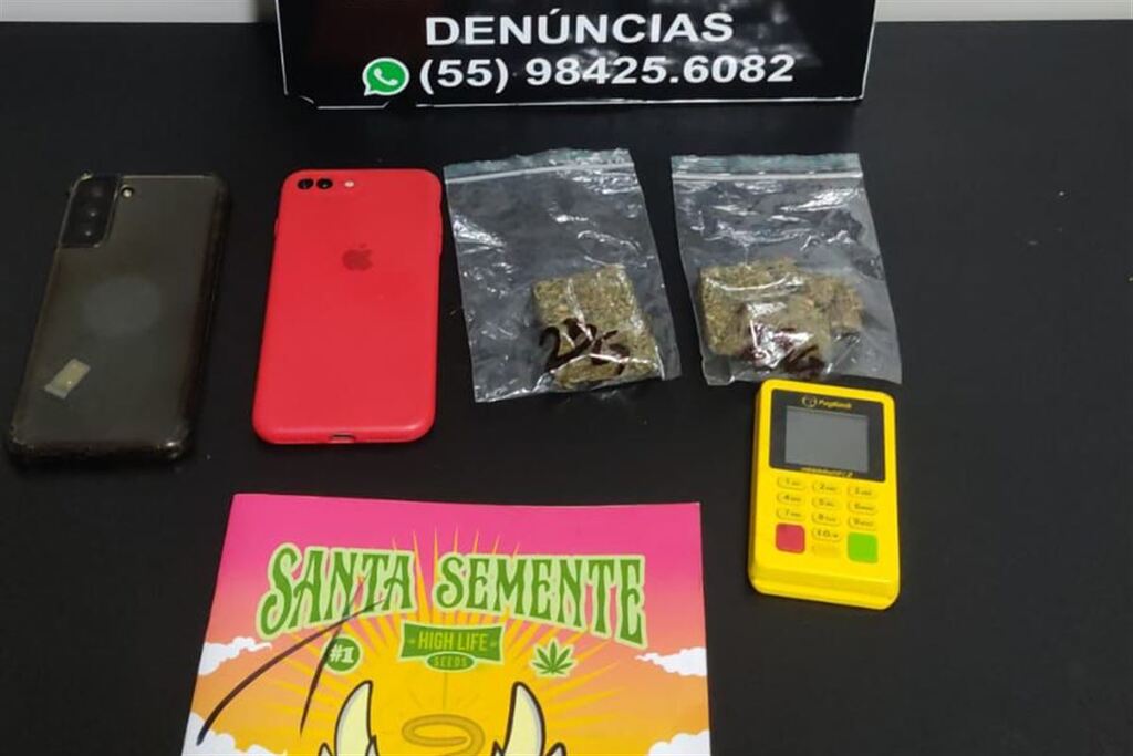 título imagem Jovem é presa pela segunda vez no ano por tráfico de drogas em Santa Maria