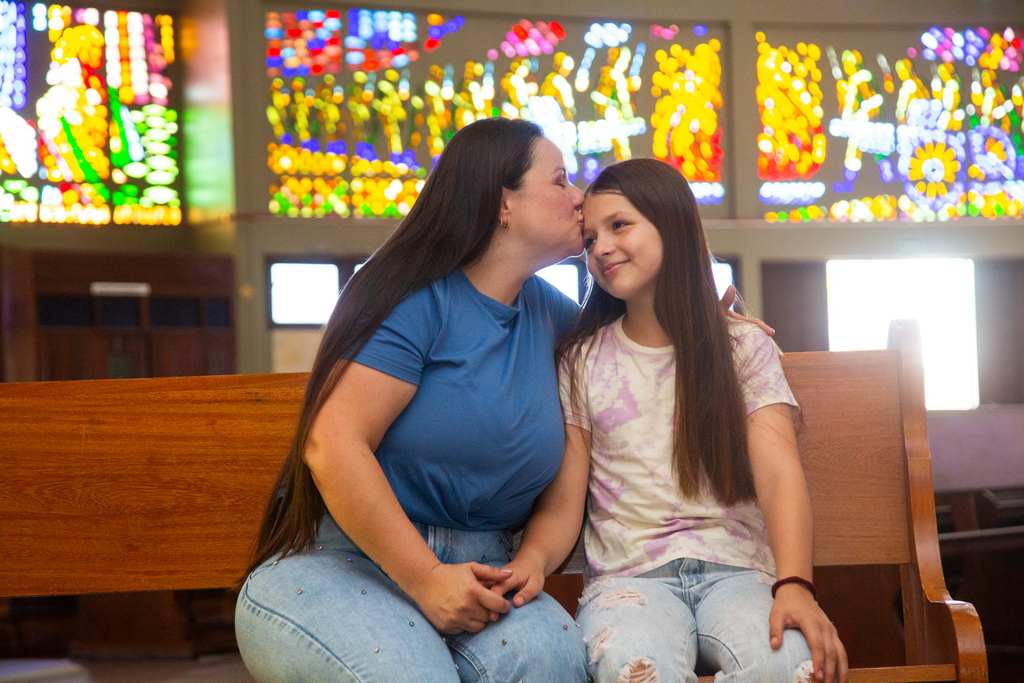 Foto: Beto Albert (Diário) - A mãe Camila e sua filha Marcela Medianeira.
