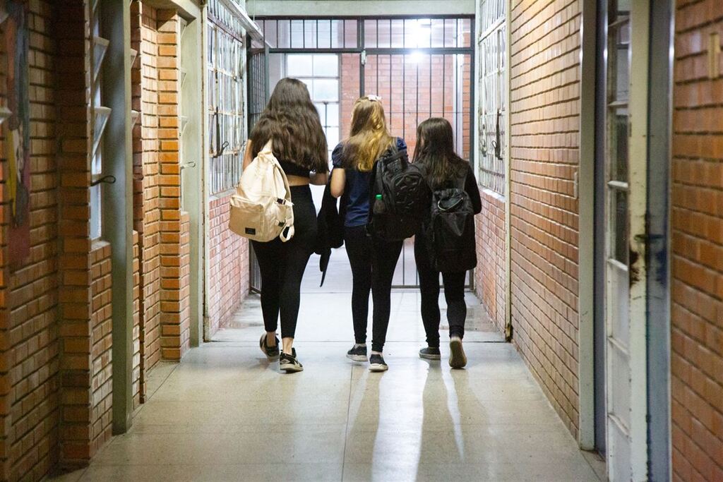 título imagem Duas escolas estaduais de Santa Maria passarão a funcionar em turno integral em 2025; número também cresce na Região Central