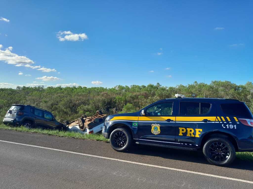 título imagem Acidente entre dois veículos em cidade da região deixa mulher com lesões