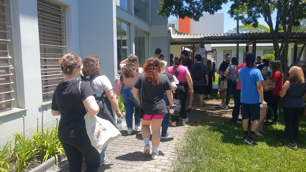 Foto: Carmen Xavier - Movimento no campus da UFSM para a prova deste domingo (10)