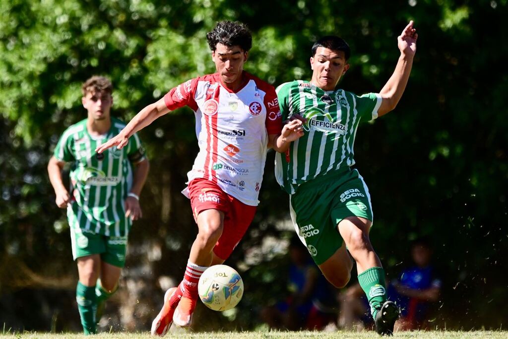 Foto: Júlia Galvão - Após campanha invicta em cinco jogos, meninos do Alvirrubro perderam a final para o Juventude