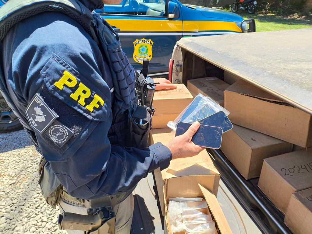 título imagem PRF apreende carga de eletrônicos avaliada em mais de R$ 10 milhões
