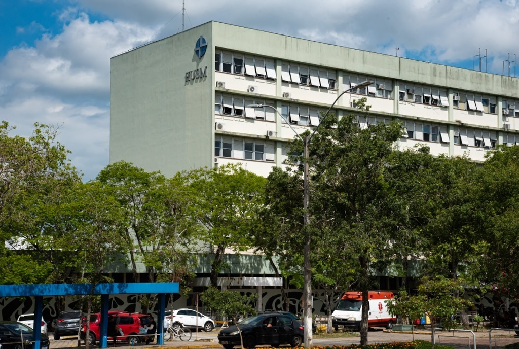 título imagem Jovem é esfaqueada no pescoço pelo companheiro em Santa Maria