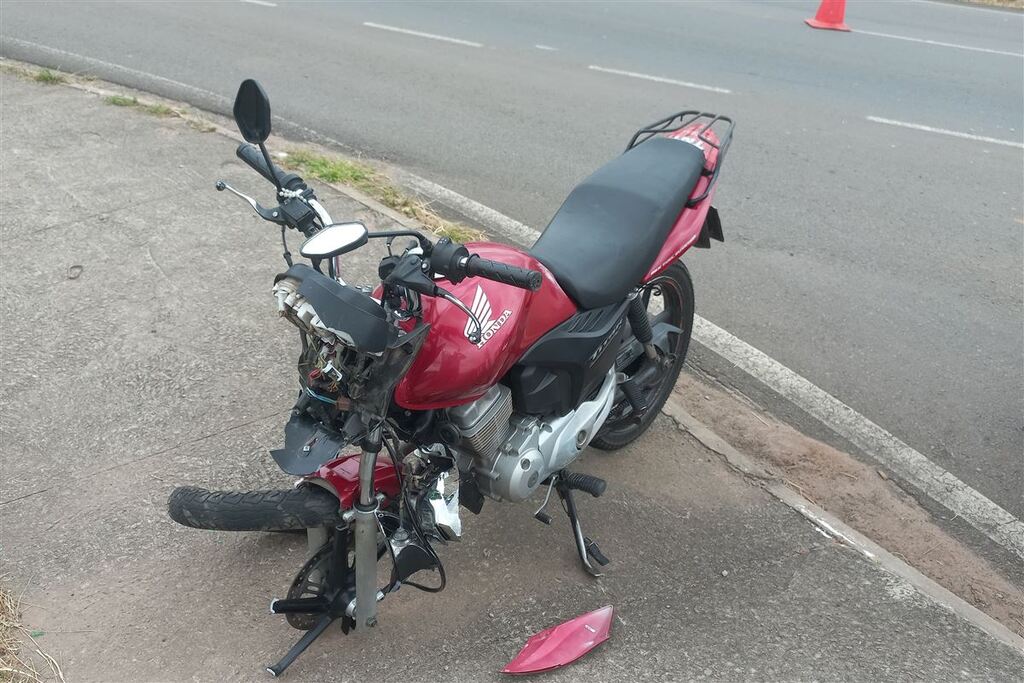 título imagem Motociclista e passageiro ficam levemente feridos em acidente na ERS-509 em Santa Maria