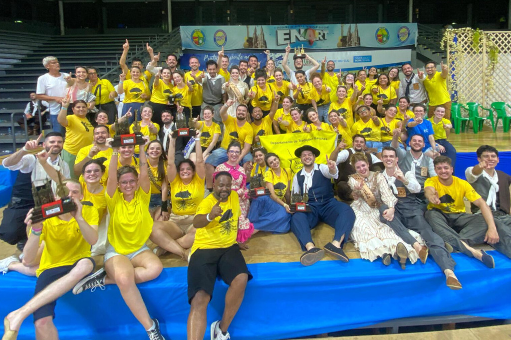 título imagem Com homenagem às famílias, DTG Noel Guarany vence a Força B do Enart; vice também é da região