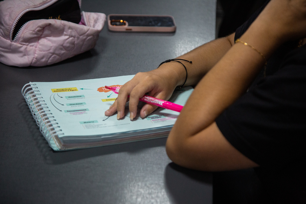 título imagem Pé-de-Meia: pagamento a estudantes começa nesta segunda