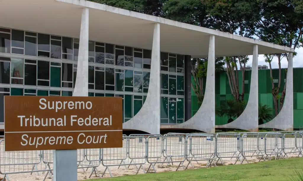 Foto: Fabio Rodrigues Pozzebom (Agência Brasil/Divulgação) - Regra condiciona retirada de conteúdo ilegal do ar a decisão judicial.