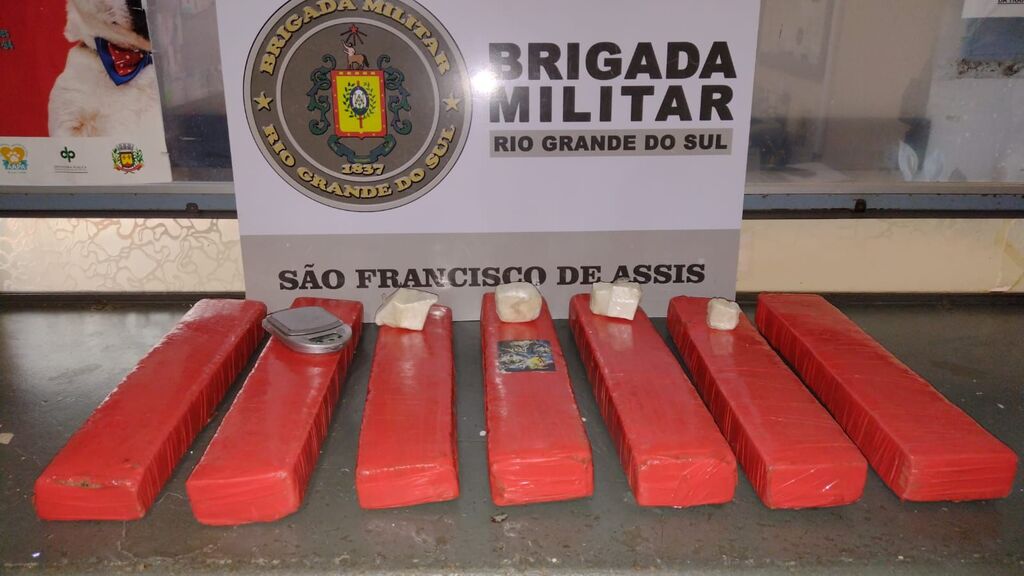 Brigada Militar apreende mais de 6 quilos de drogas em São Francisco de Assis Brigada Militar apreende mais de 6 quilos de drogas em São Francisco de Assis