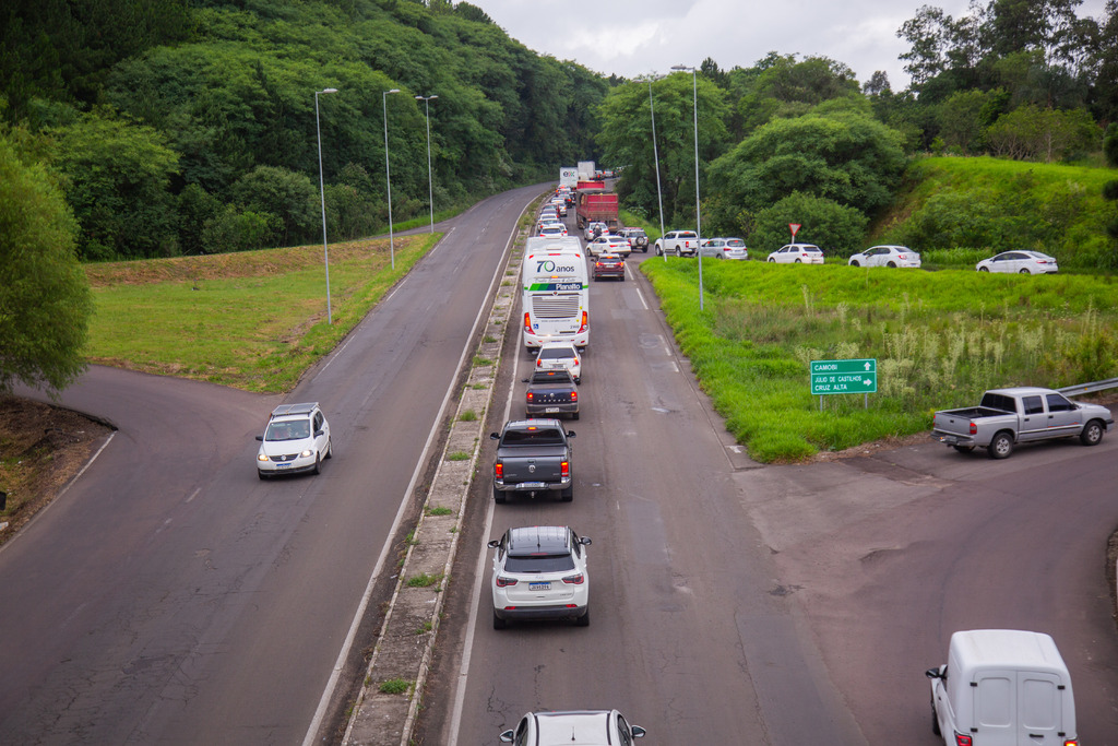 Daer dá prazo para concluir obra de recuperação da Faixa Nova, que tem provocado longas filas