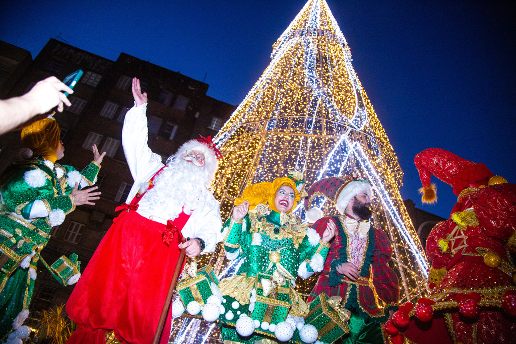 título imagem VÍDEO: brilho das luzes e presença do Papai Noel abrem a programação de Natal em Santa Maria