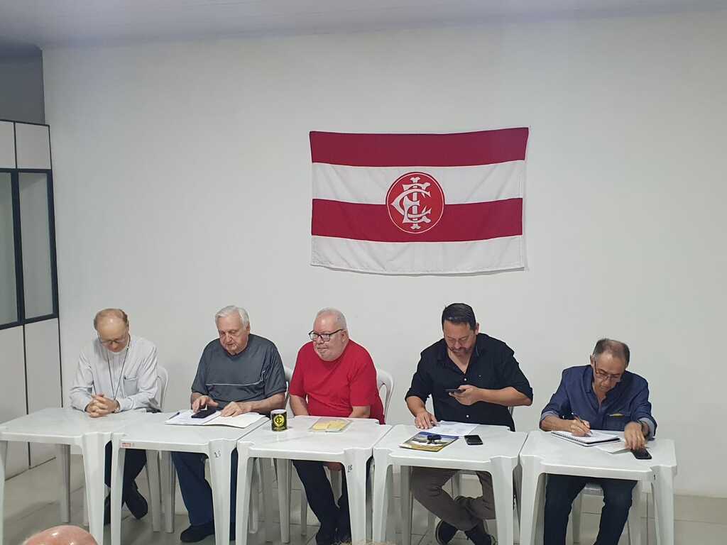 título imagem Eleição é remarcada no Inter-SM e clube não descarta o licenciamento