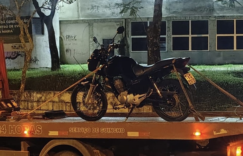 título imagem Motocicleta com R$ 350 mil em multas é apreendida em Santa Maria