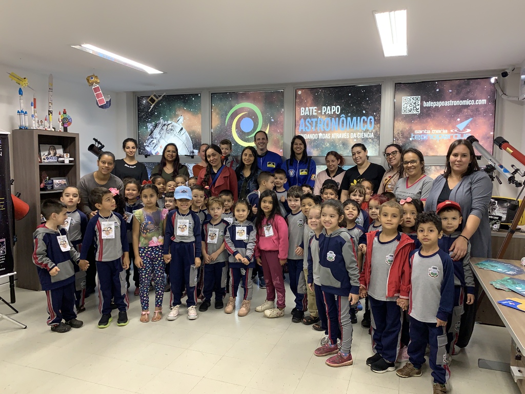 Crianças da EMEI Luizinho De Grandi Visitam o Projeto Bate-Papo Astronômico