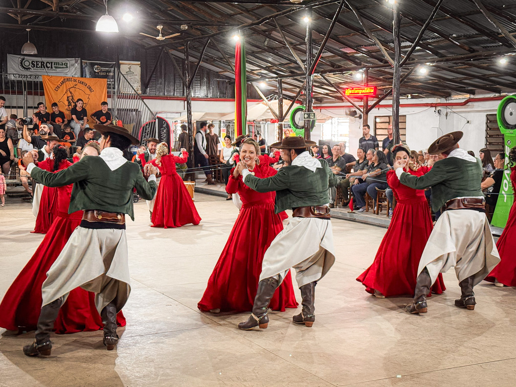 título imagem Mais de 60 entidades tradicionalistas do Estado se desafiam no FestXiru, em Santa Maria