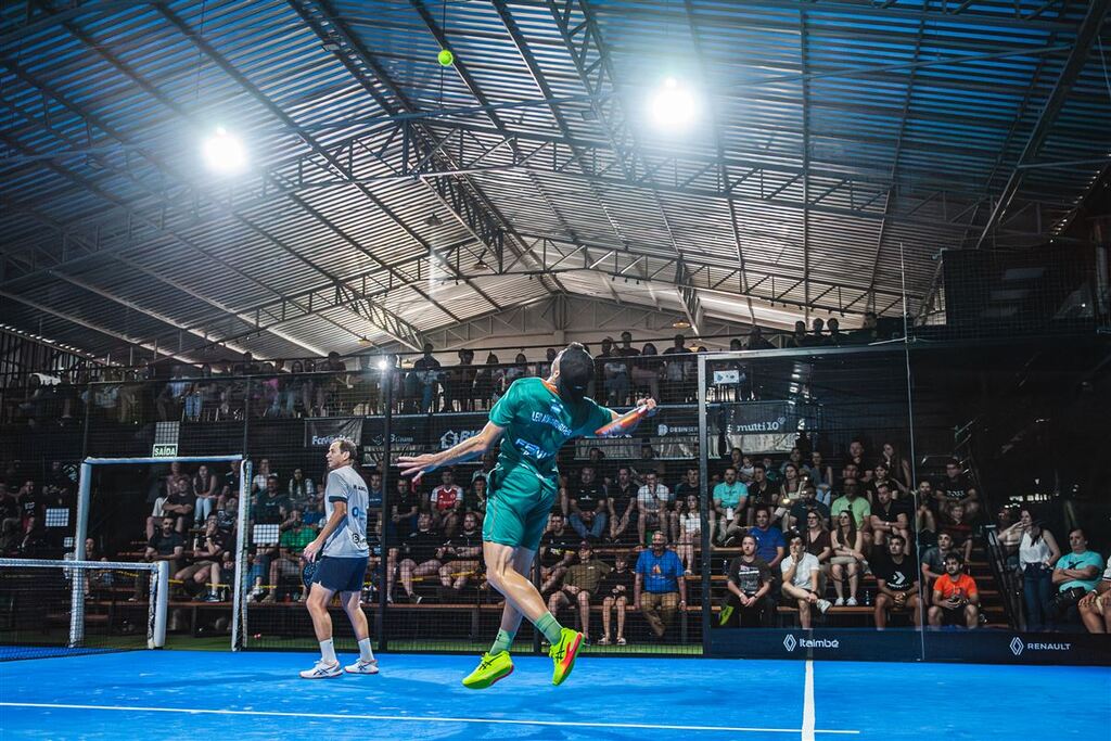 Foto: Guilherme Palacios (Cesla) - Torneio teve padelistas internacionais e reuniu grande público no Complexo de Esportes e Lazer (Cesla)