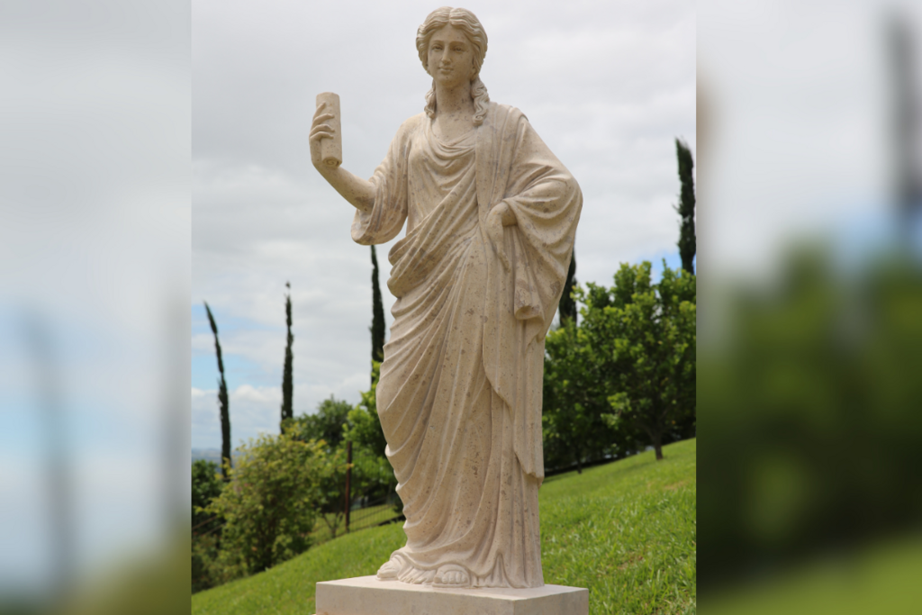 Galeria de imagens: Estátua de Polymnia