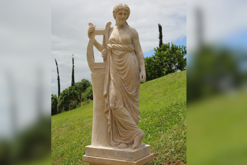 Galeria de imagens: Estátua de Erato