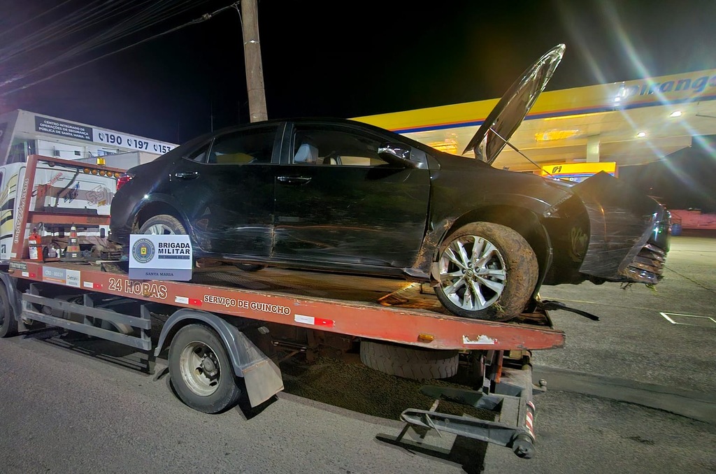 título imagem Veículo furtado é localizado abandonado após acidente em Santa Maria
