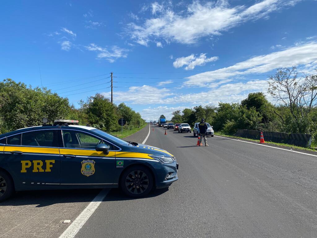 título imagem Feriadão de Ano Novo registra 19 acidentes e uma morte nas rodovias federais do RS; confira o balanço preliminar da PRF