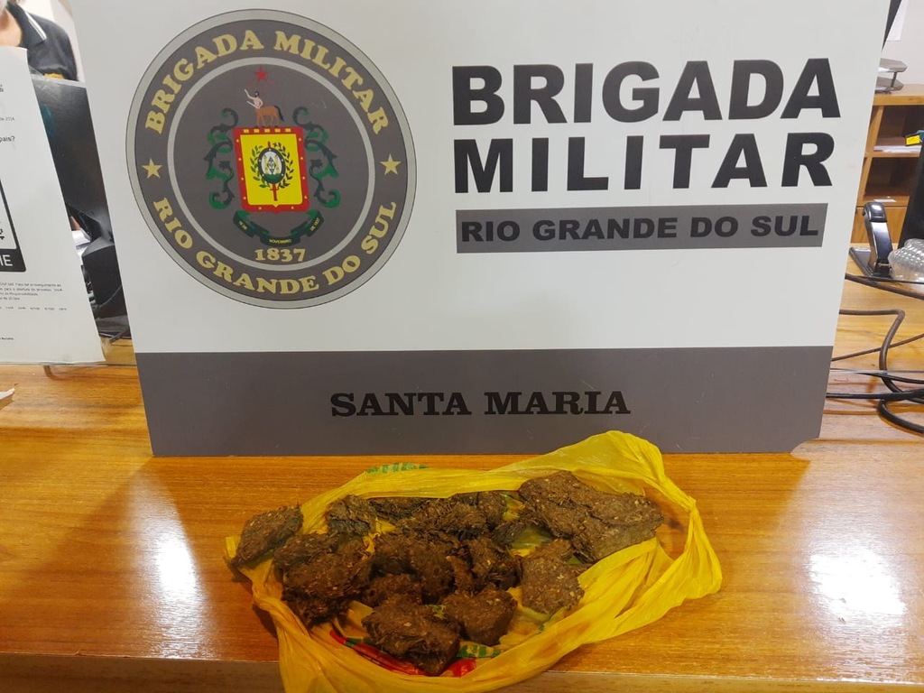 título imagem Homem é detido com maconha no Bairro Passo D’areia em Santa Maria