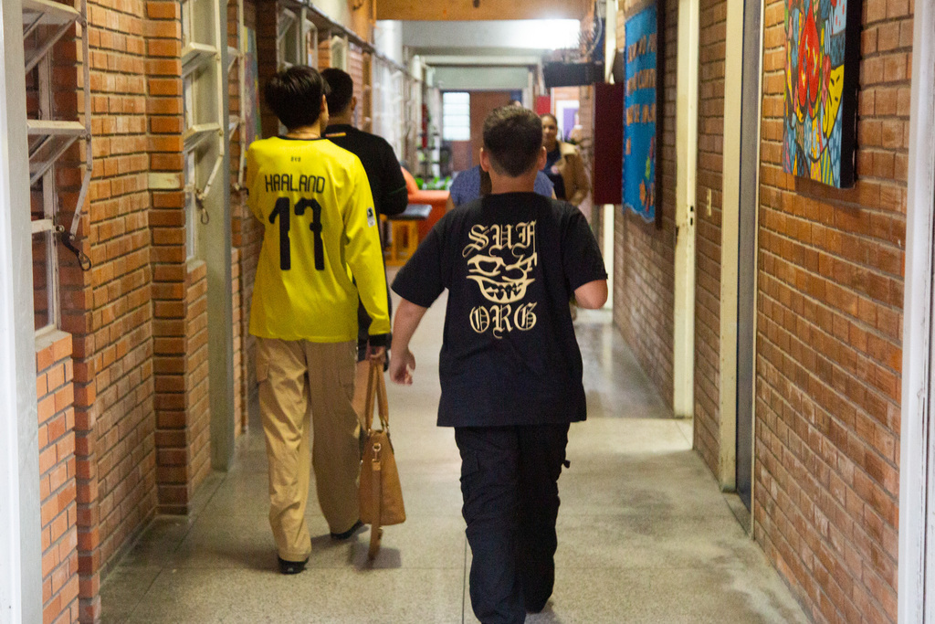 título imagem A partir de 2025, alunos da rede estadual podem passar de ano mesmo reprovando em quatro matérias; entenda o que muda
