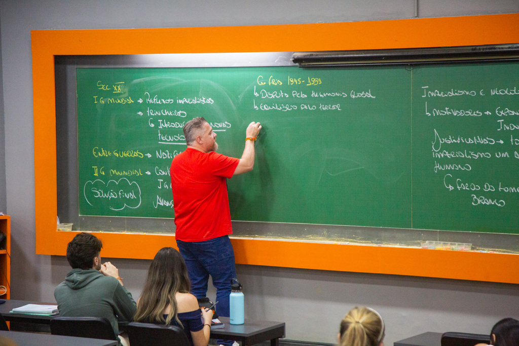  - Prof. Cadu, Carlos Glufke, de história.