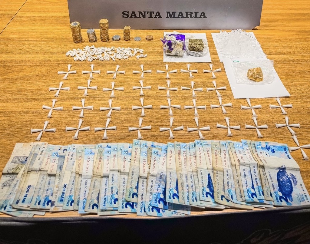 título imagem Força Tática prende mulher com grande quantidade de drogas em Santa Maria