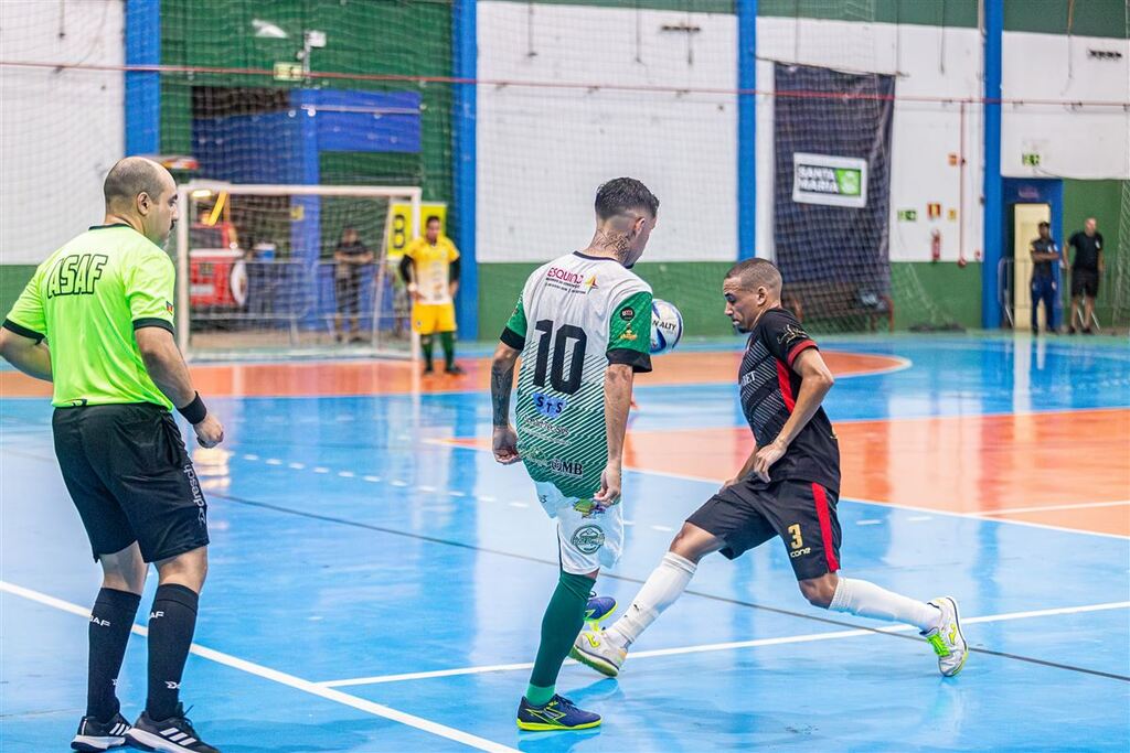 título imagem Fim de semana teve três jogos pela Copa Regional de Futsal