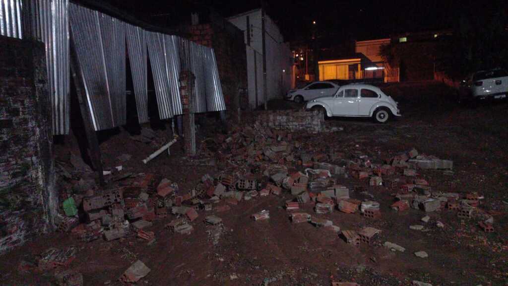 Chuva causa transtornos em Santa Maria na noite desta quinta-feira Chuva causa transtornos em Santa Maria na noite desta quinta-feira