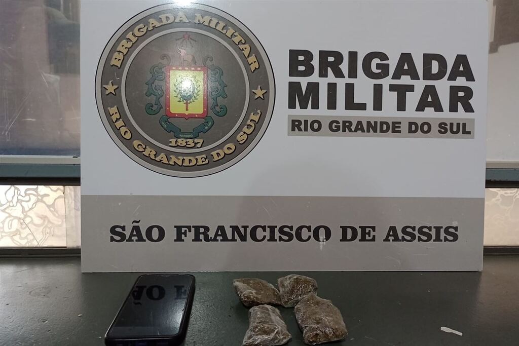 título imagem Homem é preso por tráfico de drogas em São Francisco de Assis