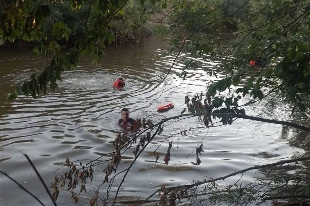 Foto: Corpo de Bombeiros - Corpo da vítima foi localizado por 19h20min desta terça-feira (21)