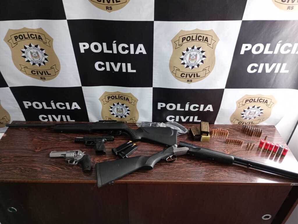 Polícia prende homem por violência doméstica e apreende armas em São Pedro do Sul