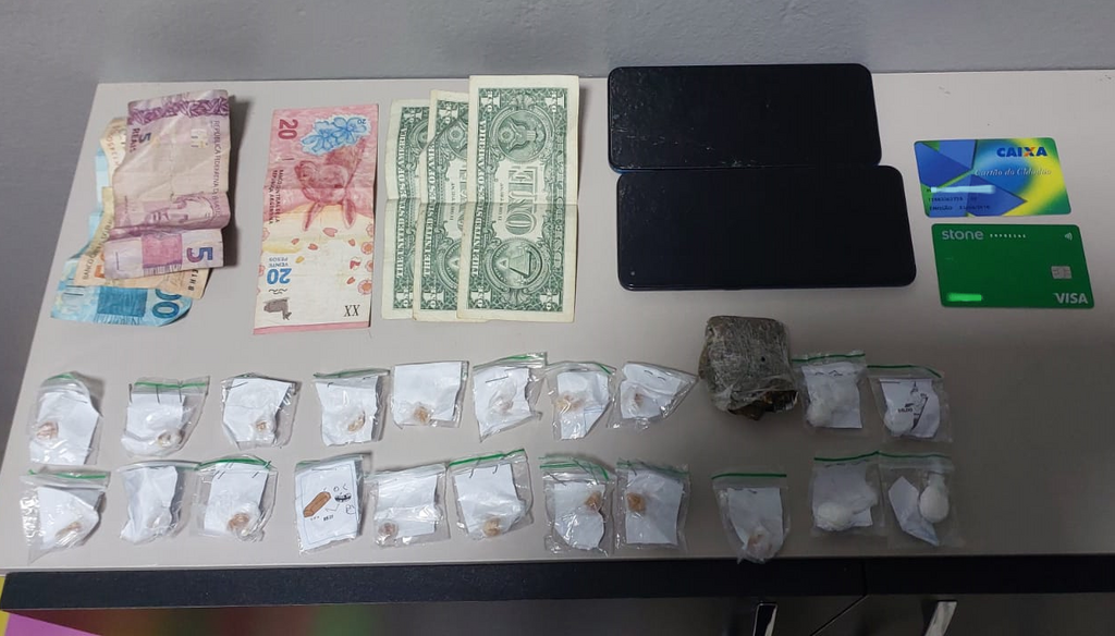 título imagem Casal é preso por tráfico de drogas em Restinga Sêca
