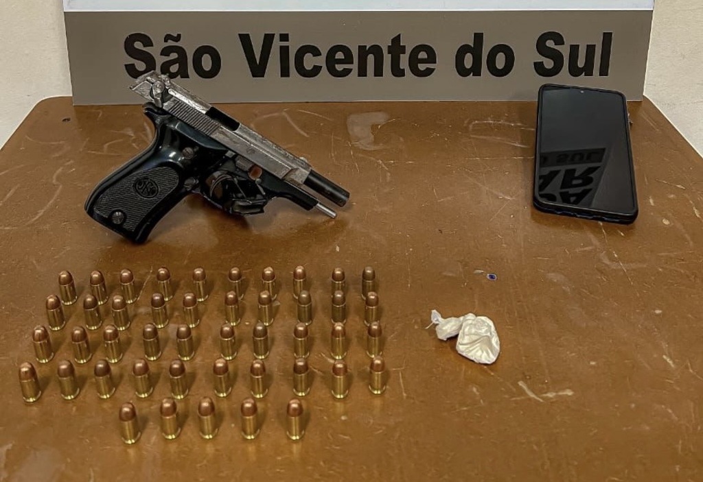 título imagem Jovem é preso com pistola, munições e droga em São Vicente do Sul