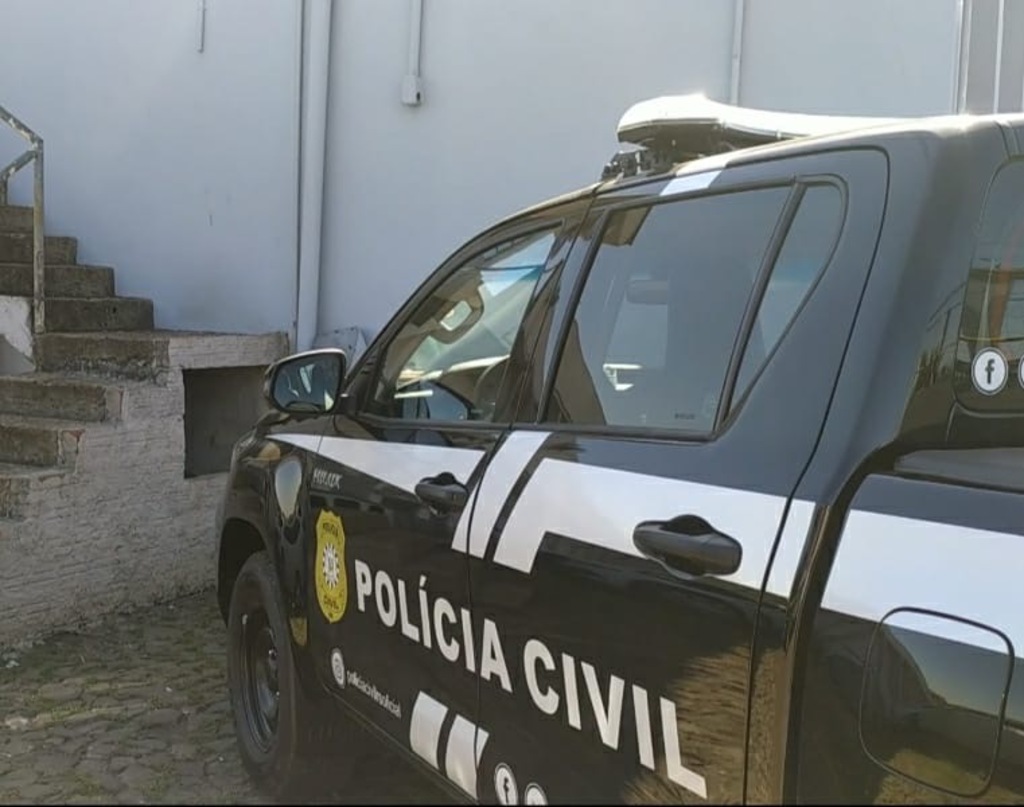 Polícia Civil realiza operação contra presos que mantinham esquema de tráfico dentro e fora de presídio na região Polícia Civil realiza operação contra presos que mantinham esquema de tráfico dentro e fora de presídio na região