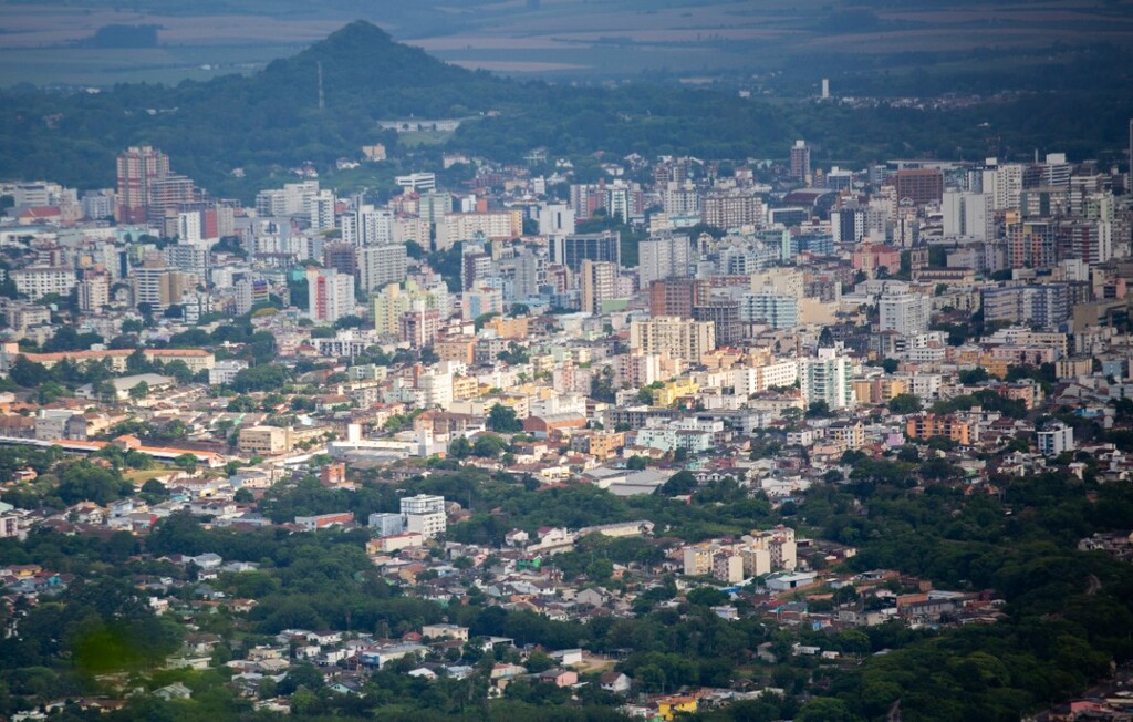 Santa Maria fecha 2024 com alta de 29% na geração de empregos; veja números de cada setor