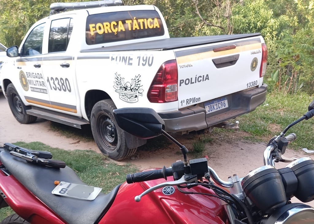 título imagem Brigada Militar recupera motocicleta furtada e apreende revólver em Santa Maria