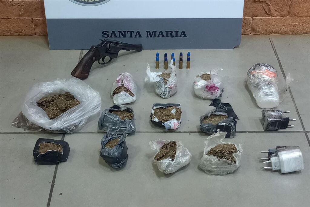 Jovem é preso por tráfico de drogas e porte ilegal de arma em Santa Maria