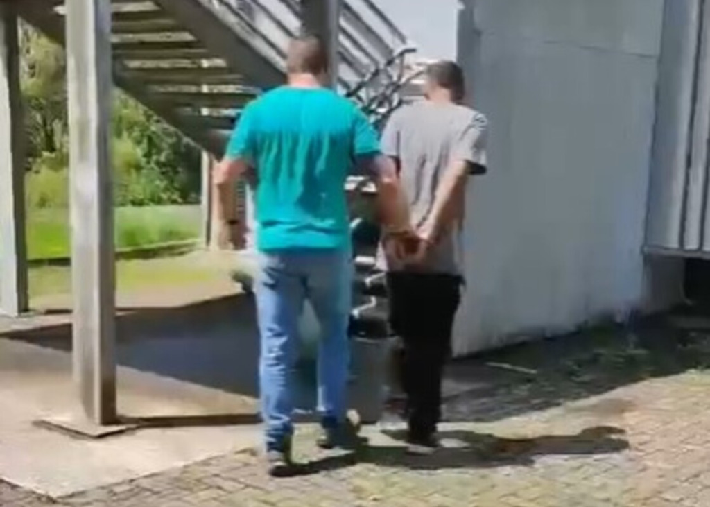 título imagem Polícia Civil prende suspeito de homicídio cometido no distrito de Santo Antão em 2024