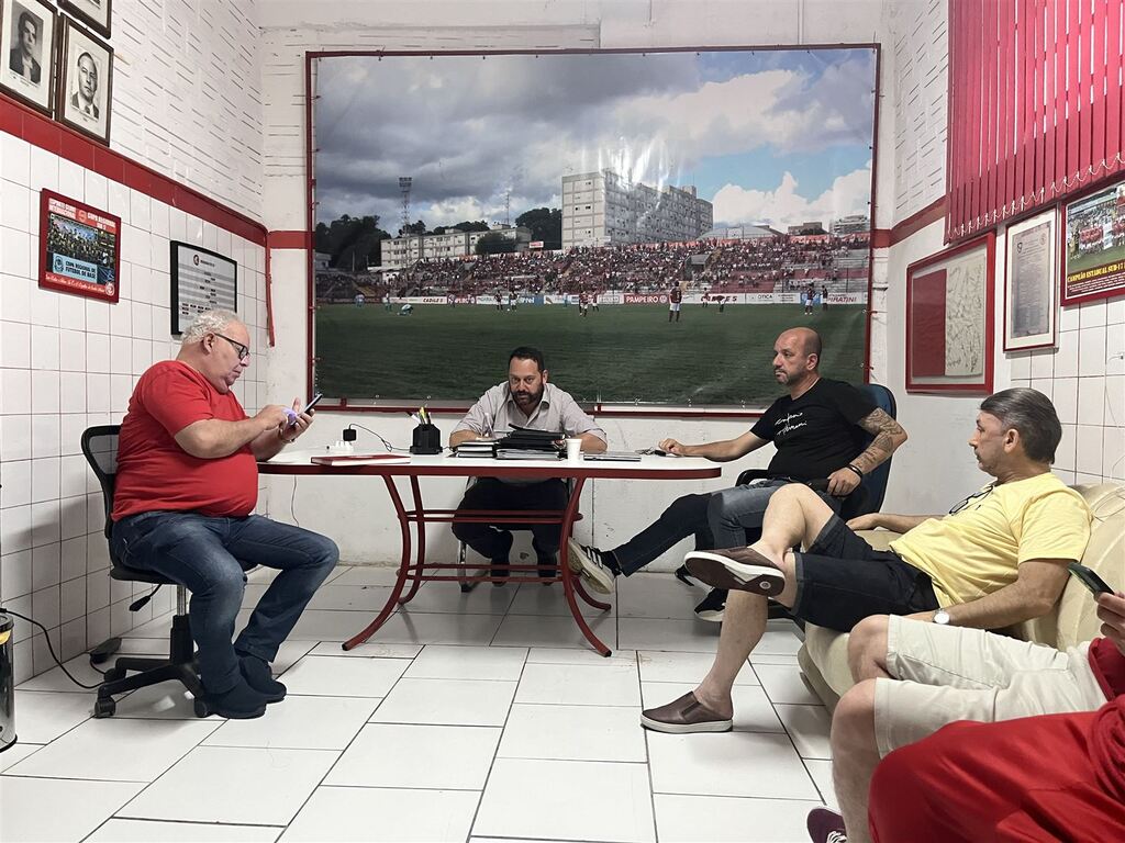 Inter-SM busca técnico e anúncio pode ocorrer até na próxima segunda-feira