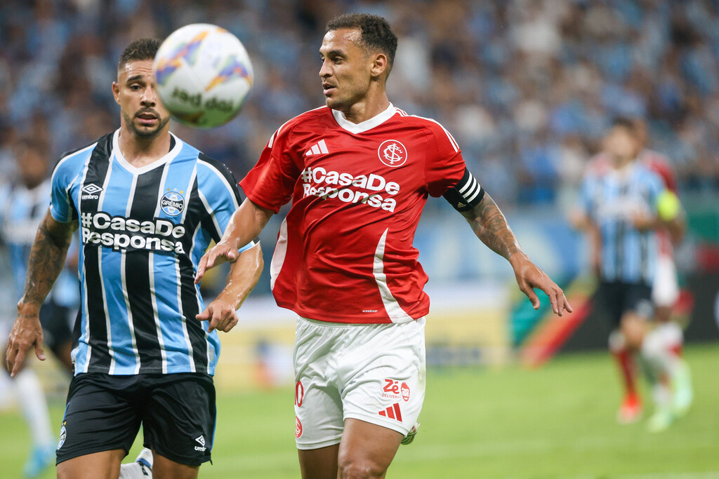 título imagem Clássico Gre-Nal 444 termina em empate na Arena