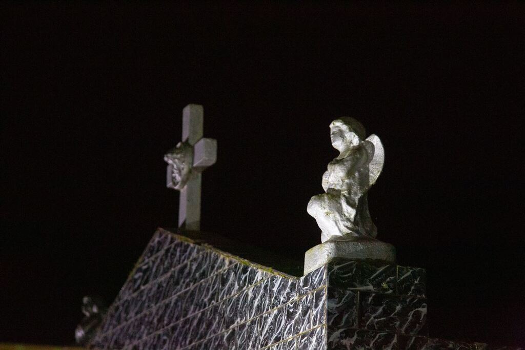título imagem Um ano após morte em ritual no cemitério de Formigueiro, saiba como está o caso