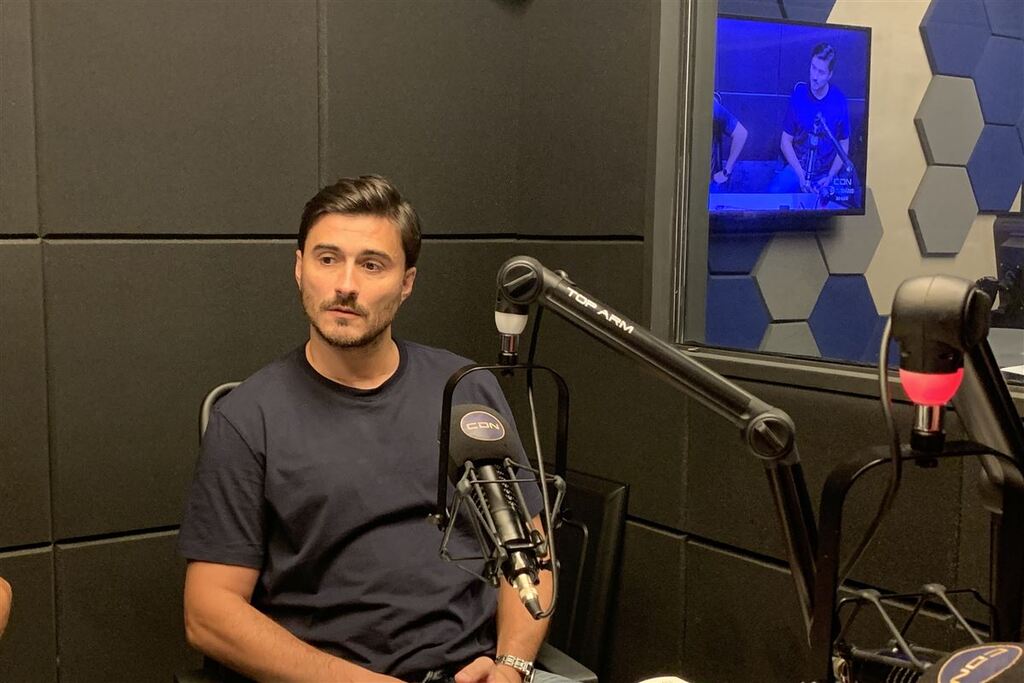 Foto: Gilson Alves - Comandante alvirrubro esteve no Grupo Diário nesta terça-feira (11). Ele falou sobre elenco, estilo de jogo, importância da Baixada e ligação com a cidade, entre outros assuntos